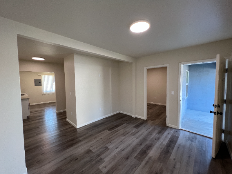 938 N Van Ness Ave - Photo 4 of 5