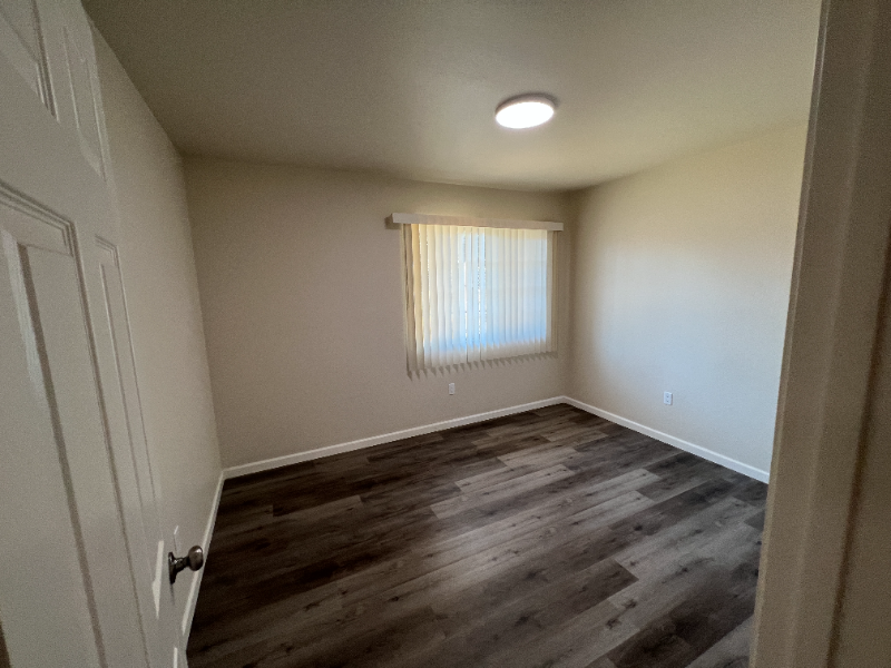 938 N Van Ness Ave - Photo 5 of 5