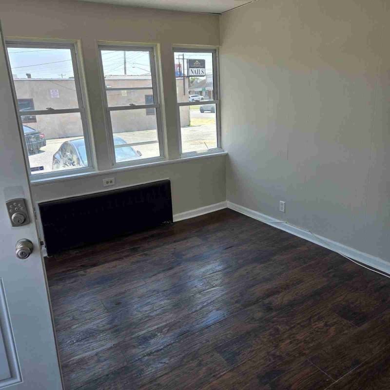 2909 Lancaster Ave #B - Photo 3 of 9