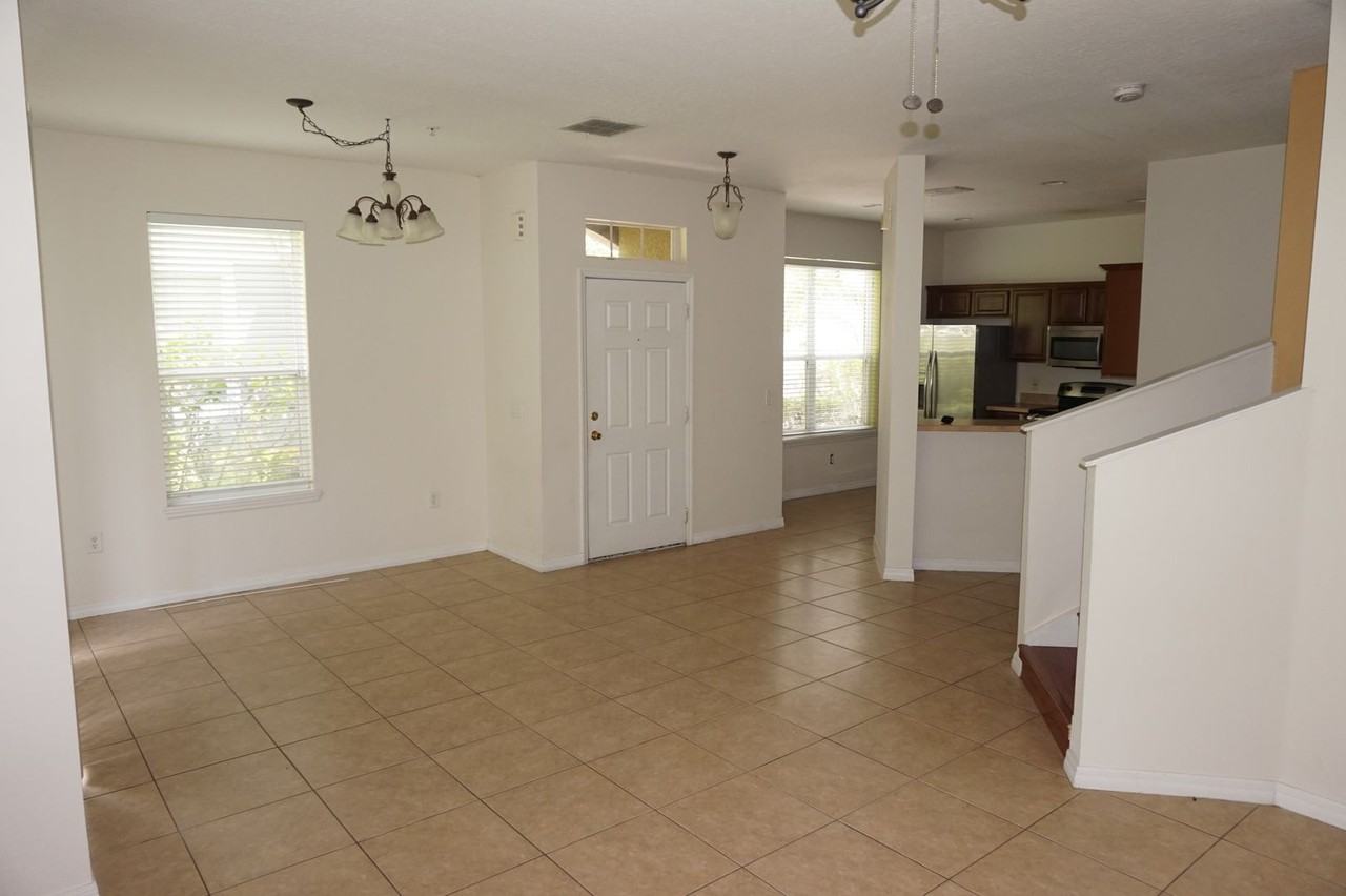 6450 S Goldenrod Rd #25B - Photo 2 of 9