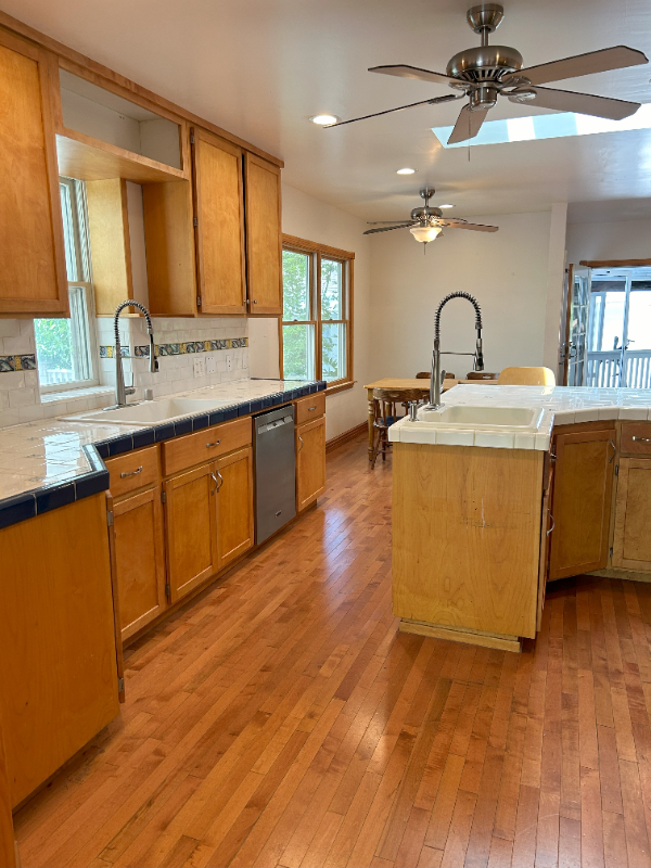 249 S Mills Ave #MAIN - Photo 3 of 17