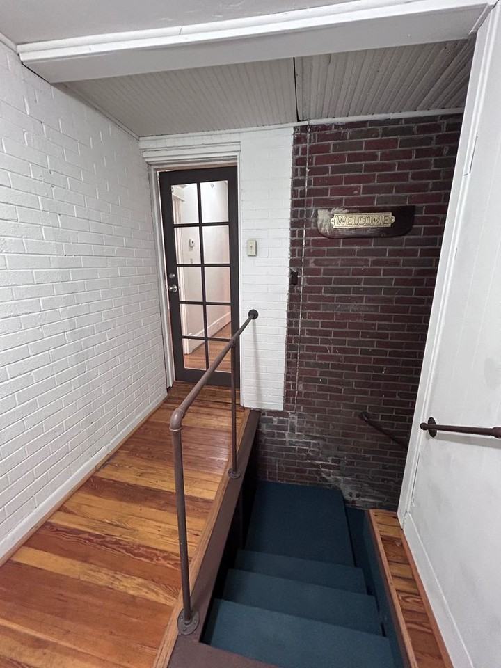 445 Elm Ave Sw - Photo 3 of 31