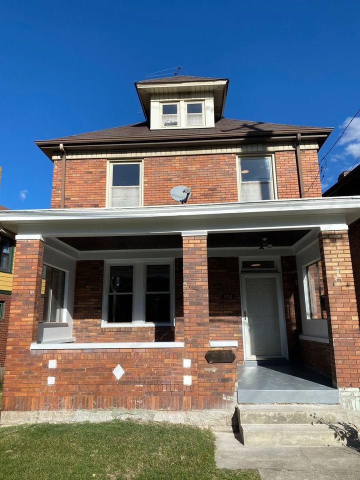 1712 Potomac Ave - Photo 2 of 33