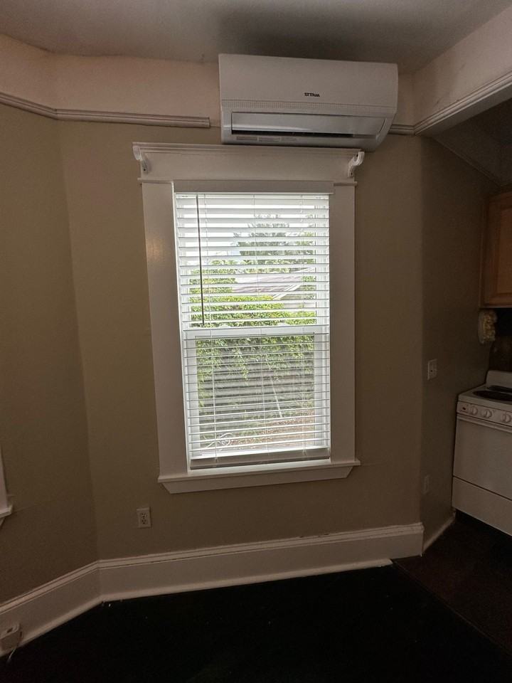 606 Lake Dot Cir - Photo 3 of 25