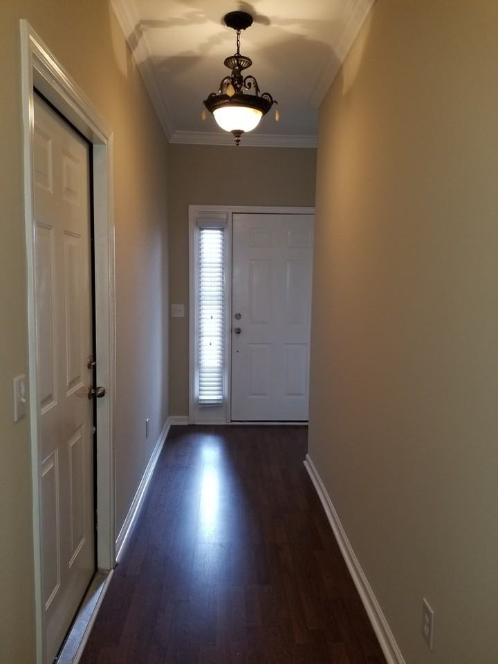 107 Hallhill Ct - Photo 2 of 19
