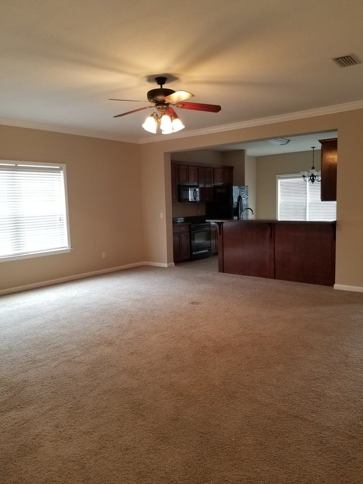 107 Hallhill Ct - Photo 3 of 19