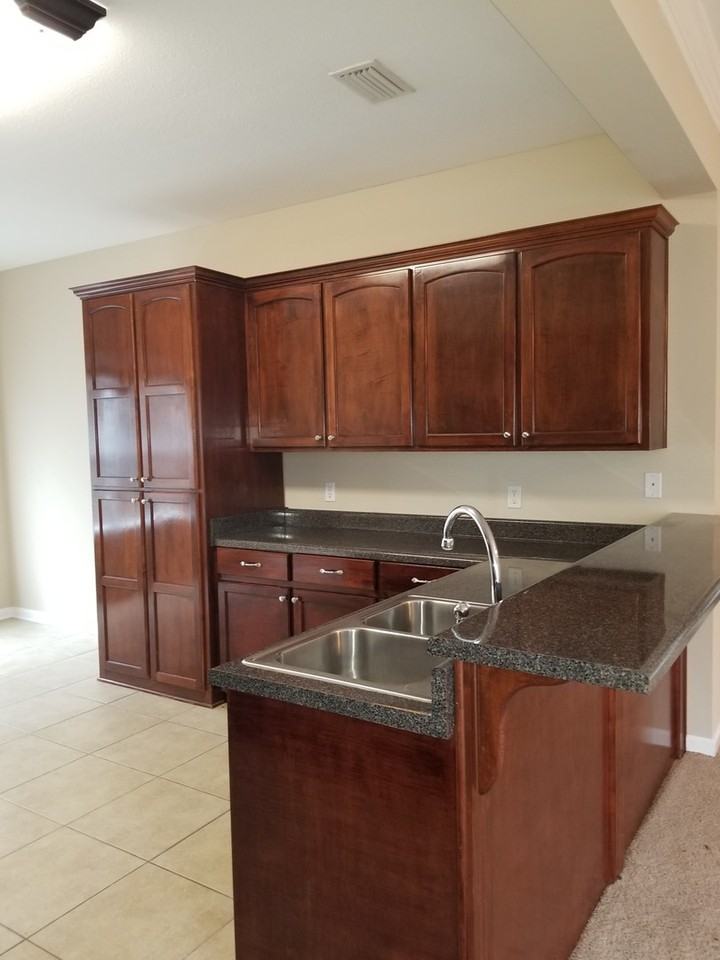 107 Hallhill Ct - Photo 5 of 19