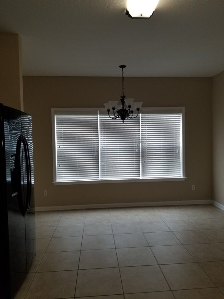 107 Hallhill Ct - Photo 6 of 19