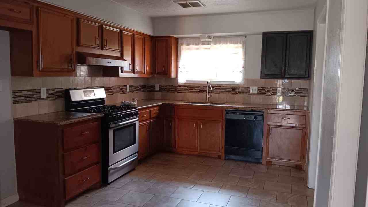 6311 Hidden Arbor Ln - Photo 2 of 12