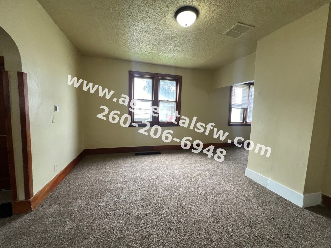 460 Elizabeth St - Photo 2 of 12