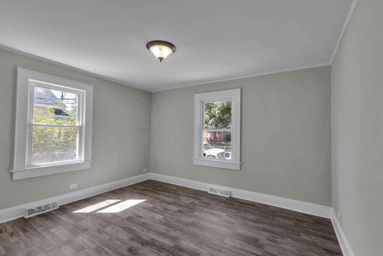 604 E Cemetery St - Photo 7 of 11