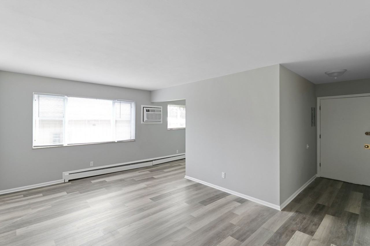 Skyline Apartments - Photo 6 of 22