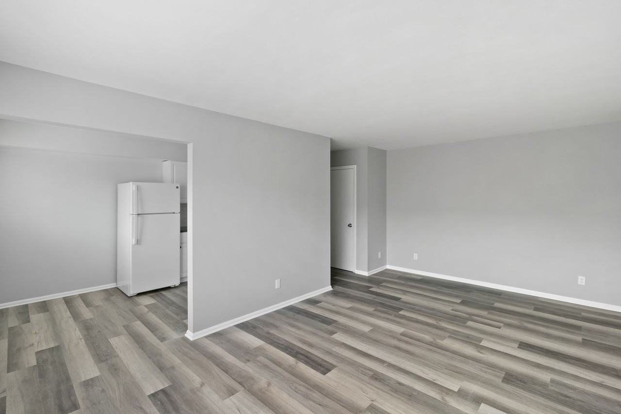 Skyline Apartments - Photo 7 of 22