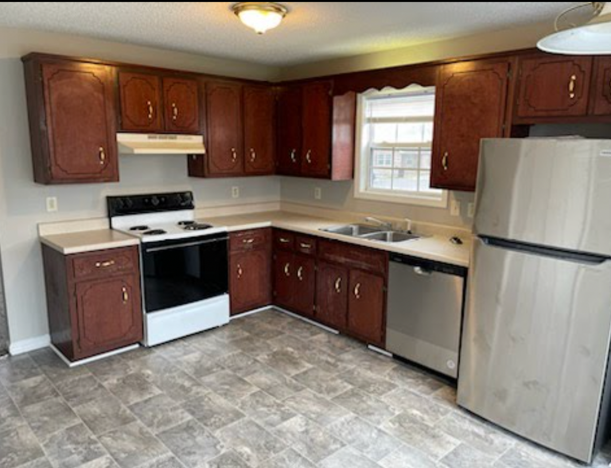 440 Terrier Way - Photo 2 of 11