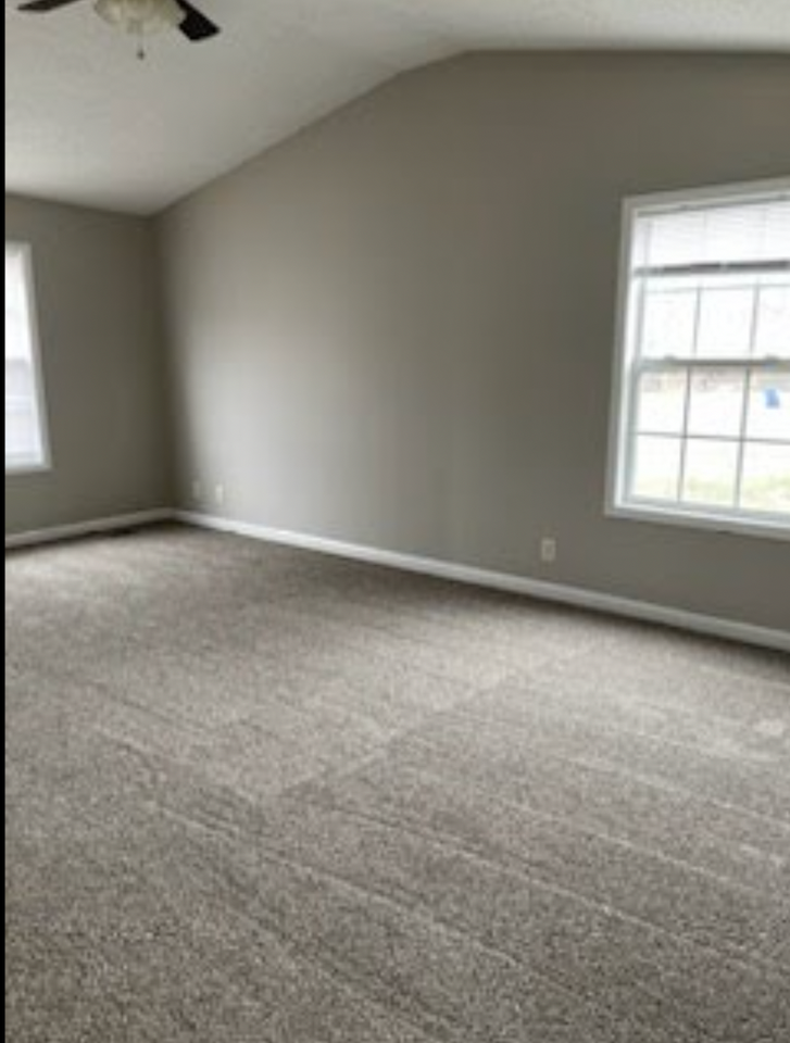440 Terrier Way - Photo 4 of 11