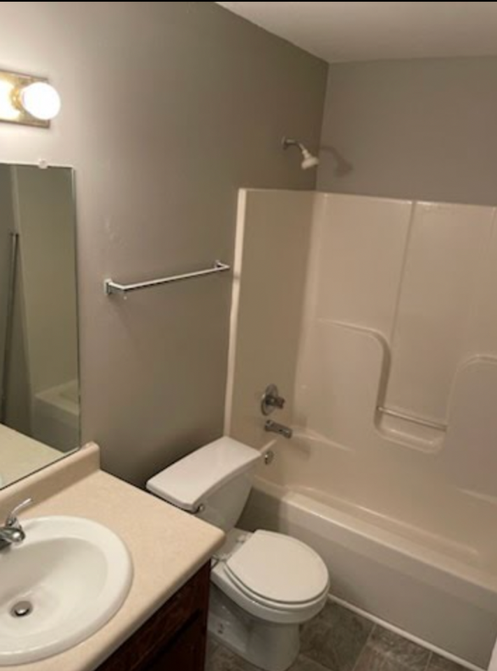 440 Terrier Way - Photo 7 of 11