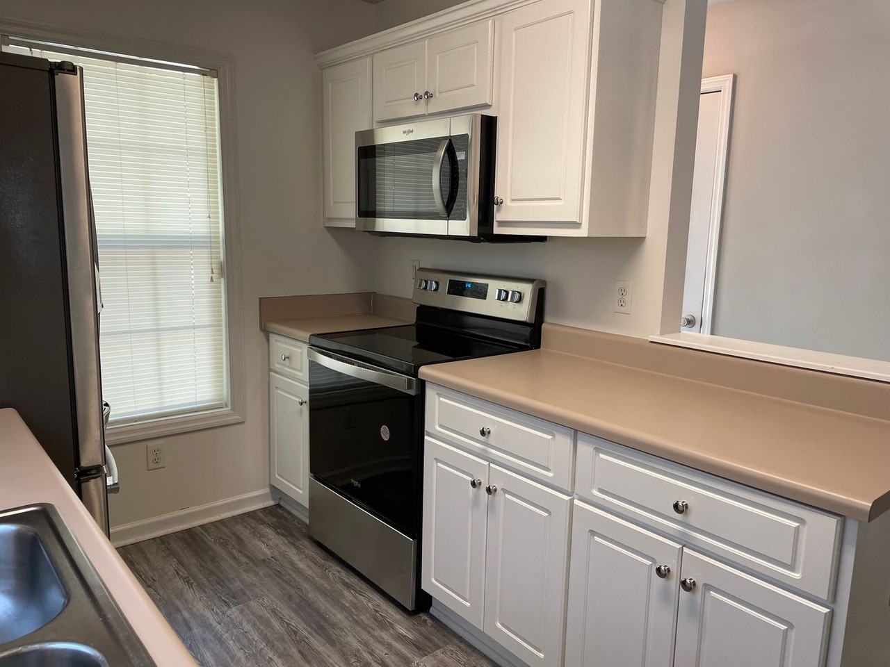 8024 Reagan Cir - Photo 4 of 12