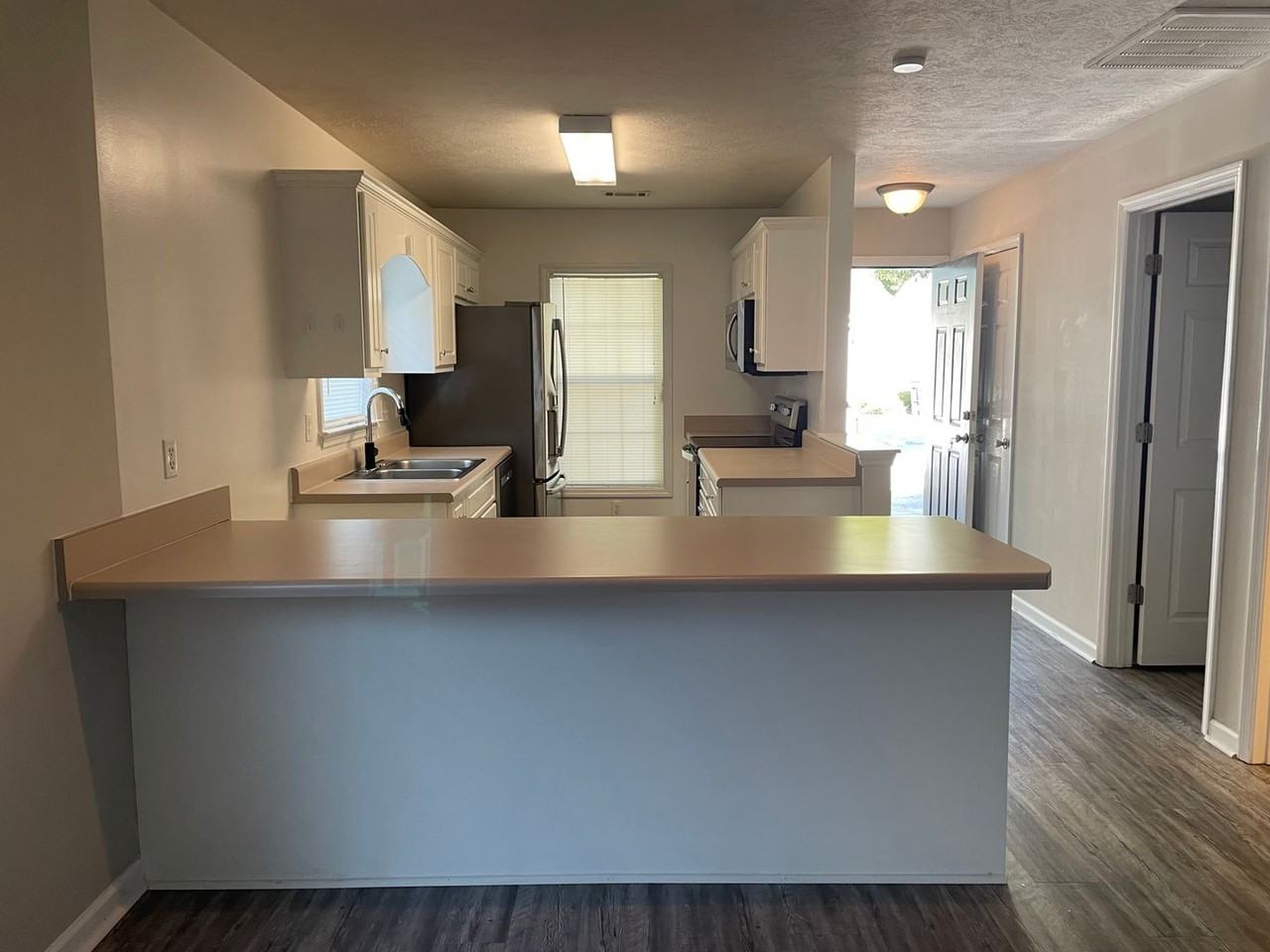 8024 Reagan Cir - Photo 5 of 12