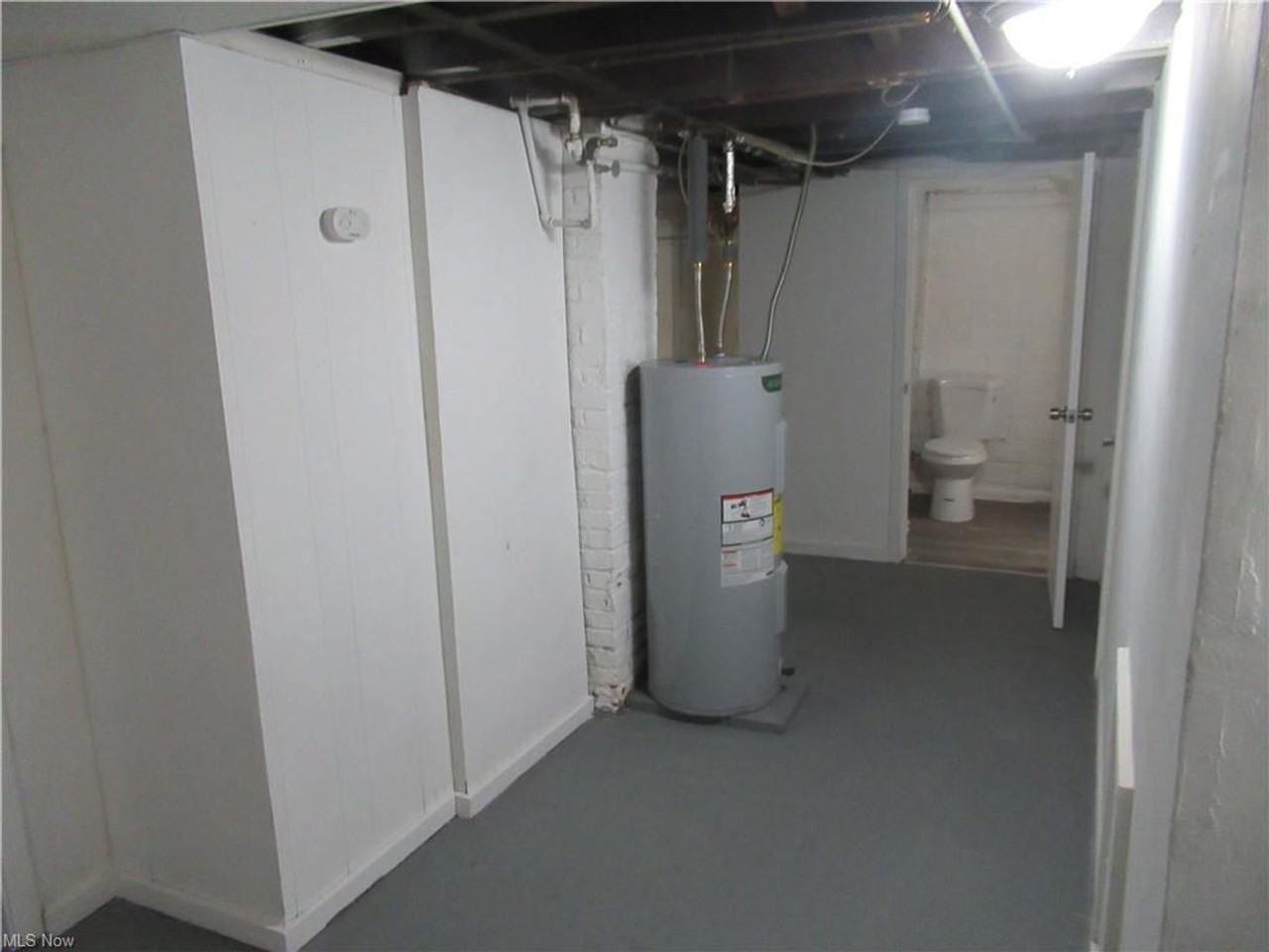 3563 W 129th St - Photo 2 of 13