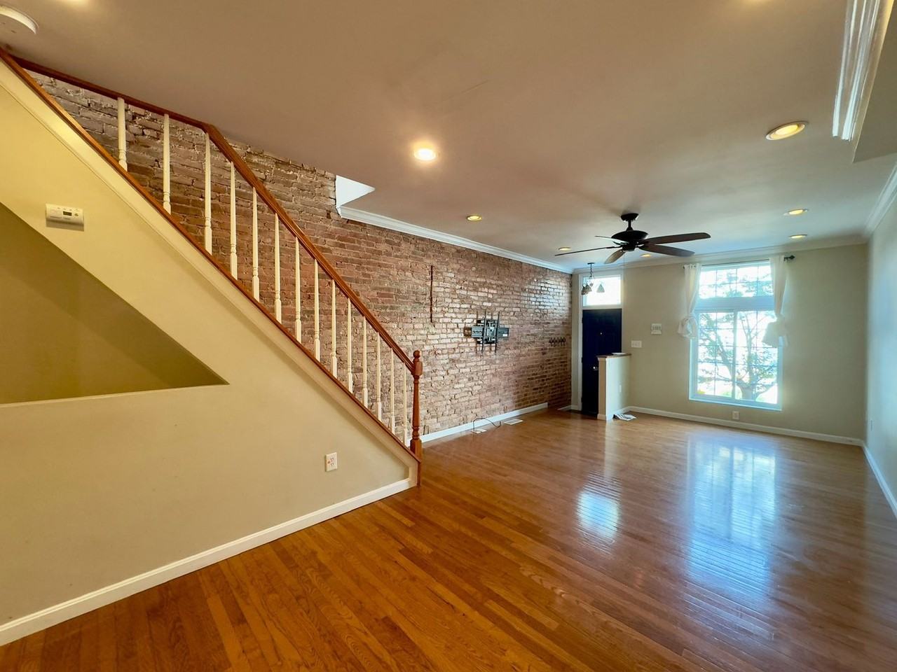 415 S Bouldin St - Photo 5 of 31
