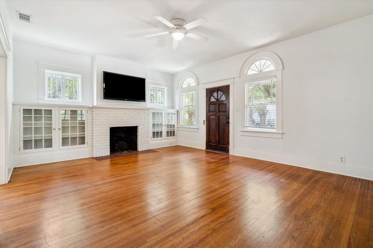 21 Blacklawn St - Photo 2 of 21