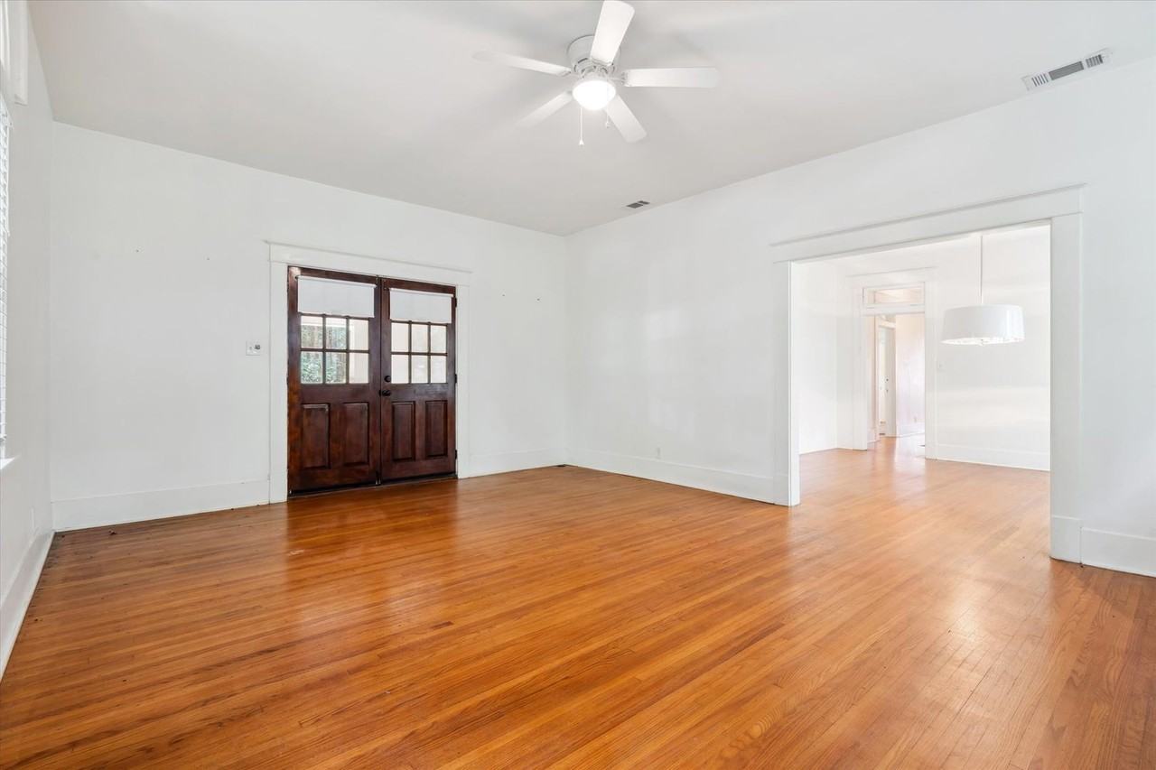 21 Blacklawn St - Photo 3 of 21