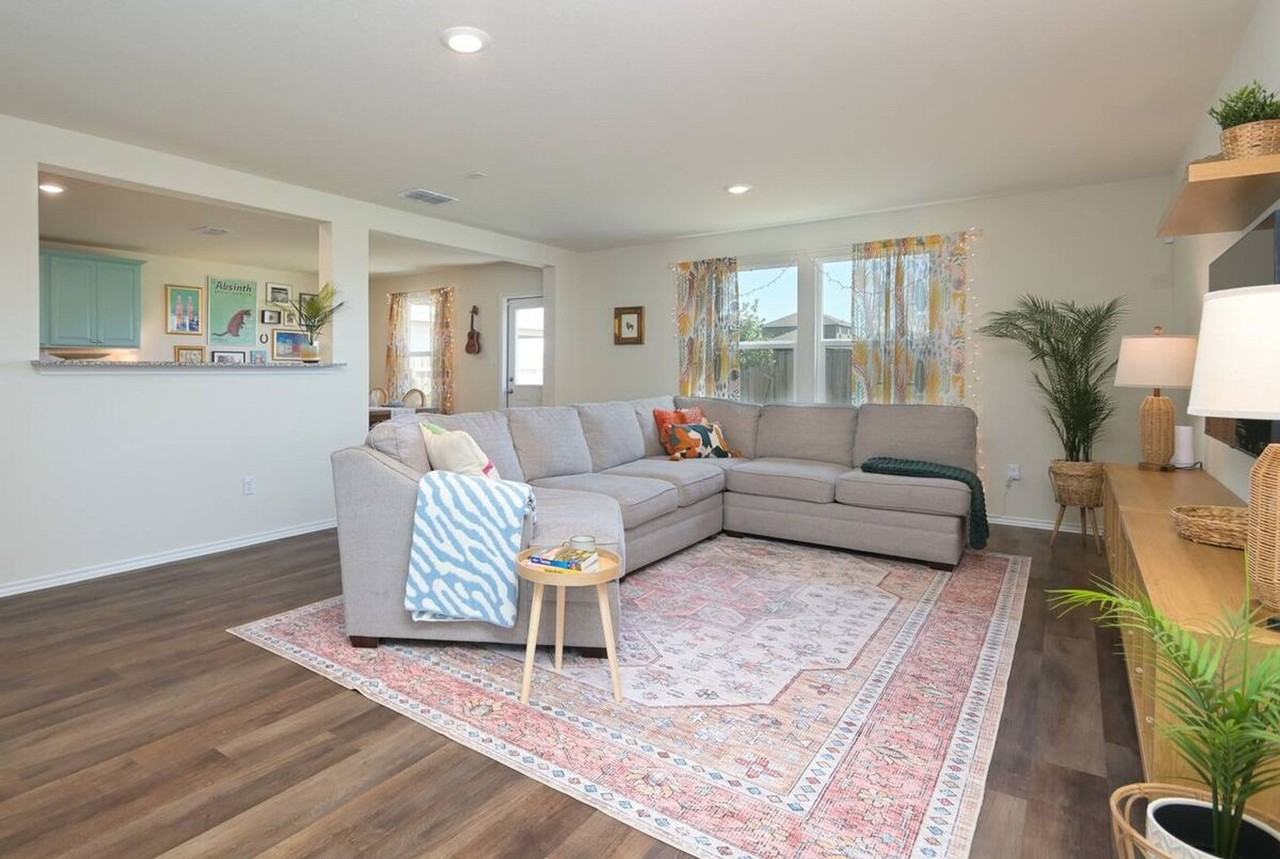 6110 Willow Point Blvd - Photo 2 of 9