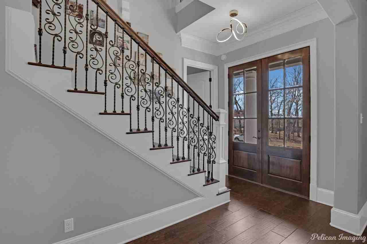 11013 Carmens Ct - Photo 2 of 32