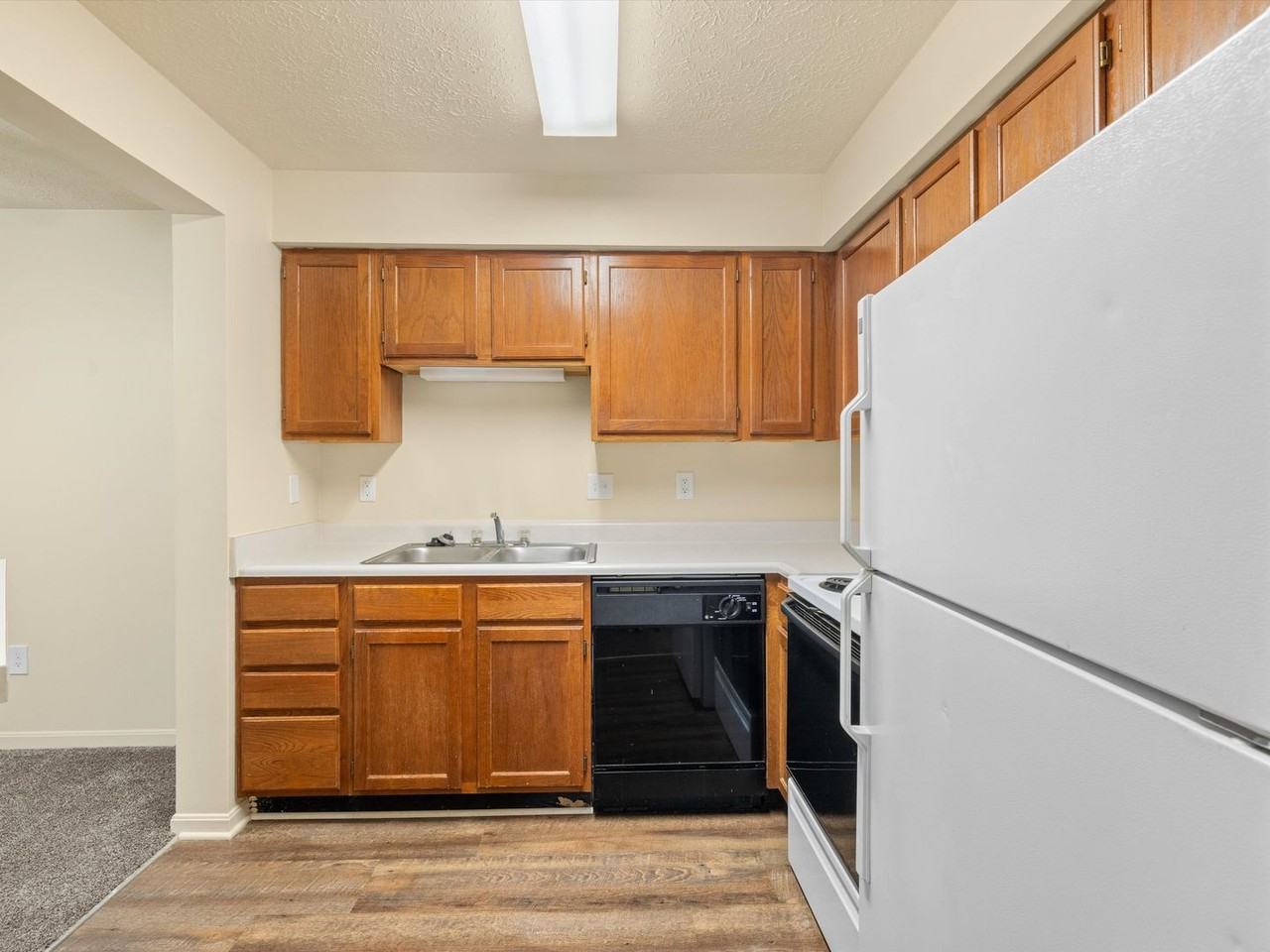 2191 N Broadway St #G - Photo 5 of 19