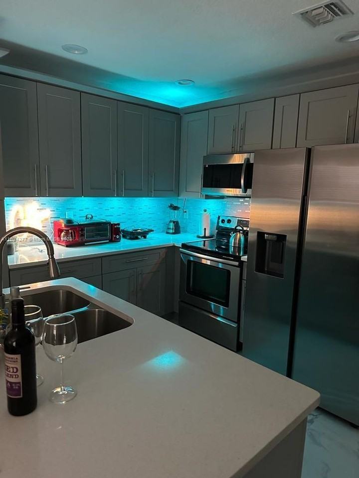 2490 Nw 2nd St - Photo 3 of 16