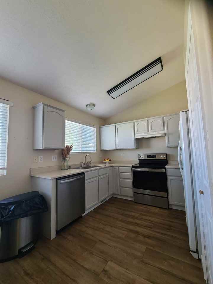 5412 S 4225 W #NA - Photo 2 of 16