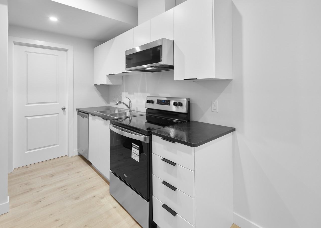 3028 169 St Sw Bsmt #BS - Photo 2 of 16