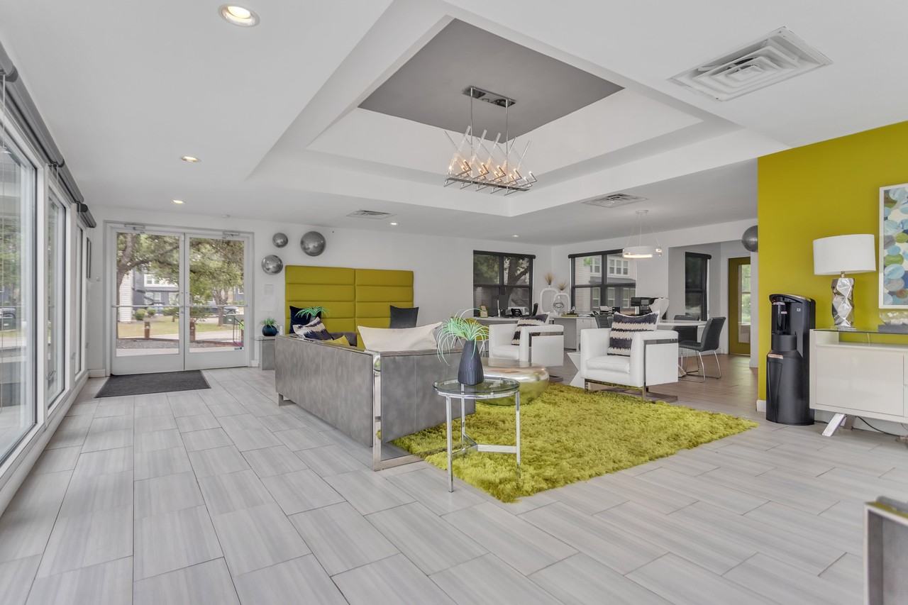 Rio @ 1604 - Photo 6 of 19