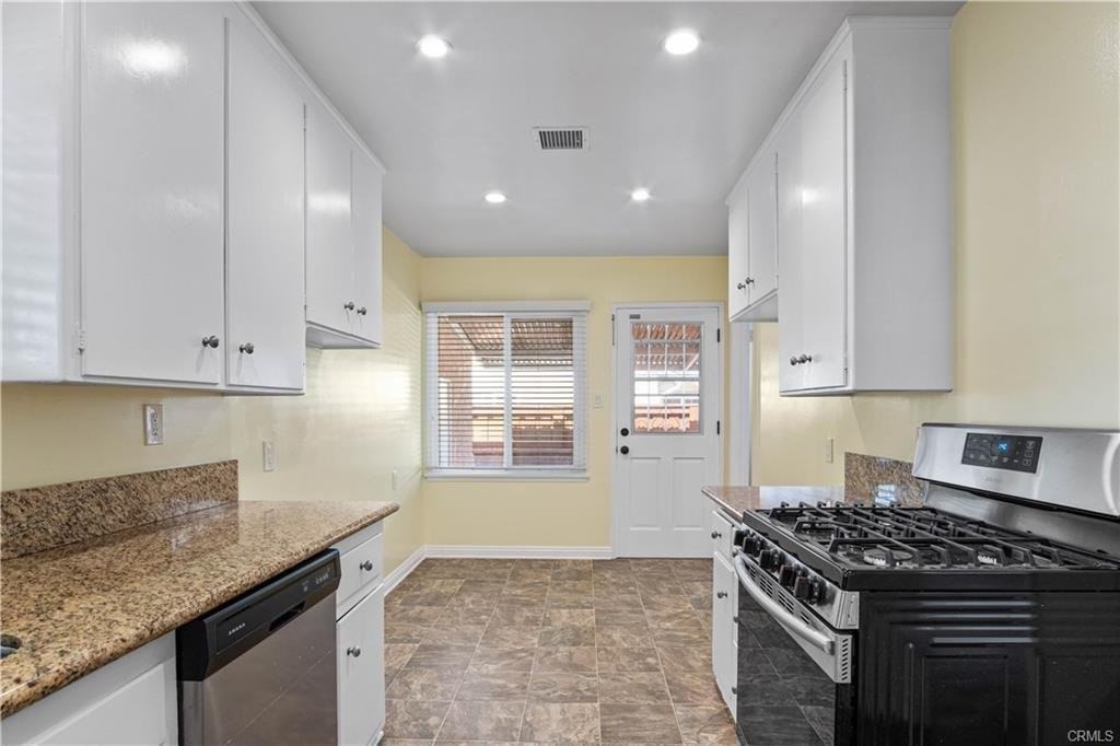 21914 Marjorie Ave - Photo 3 of 8