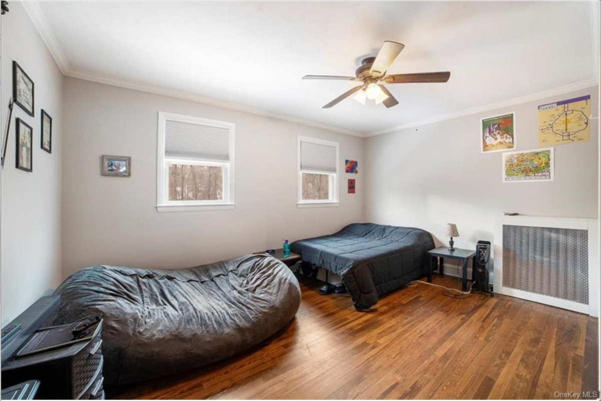 82 Sunnyside Ave - Photo 2 of 11
