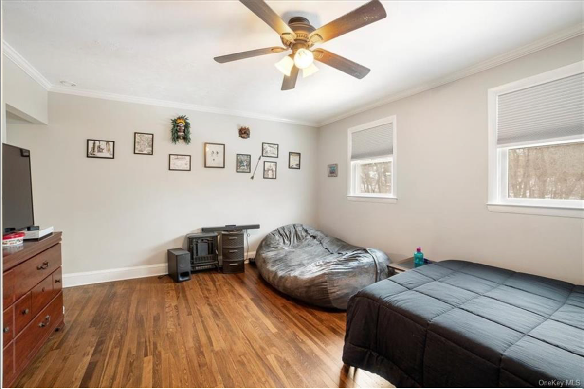 82 Sunnyside Ave - Photo 3 of 11