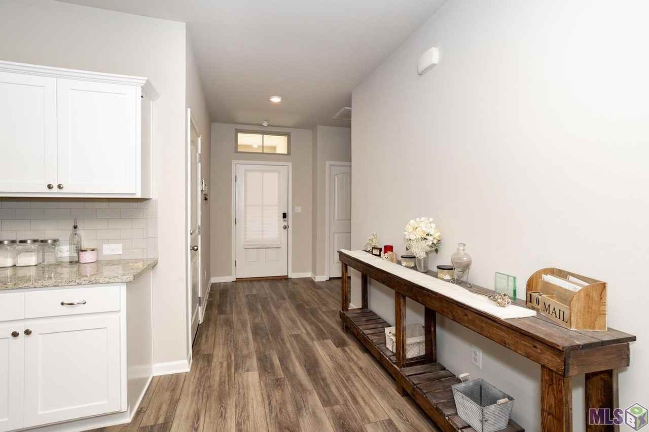 13789 Wincrest Dr - Photo 3 of 26