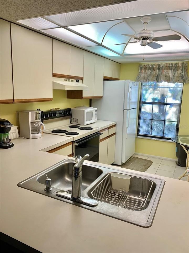 4546 Weybridge #39 - Photo 5 of 16