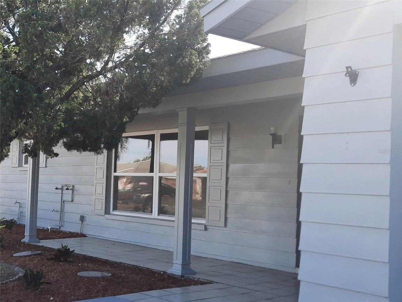 738 Flamingo Drive - Photo 3 of 15