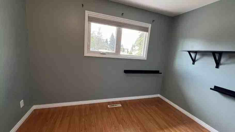 9239 Ottewell Rd Nw - Photo 3 of 11