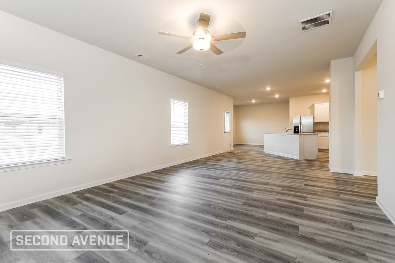 1146 Amadas Dr - Photo 5 of 33