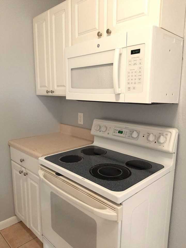 21440 Mallory Ave - Photo 6 of 17
