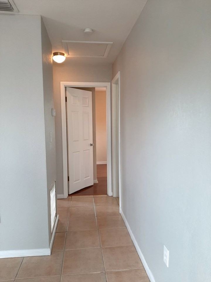 21440 Mallory Ave - Photo 7 of 17