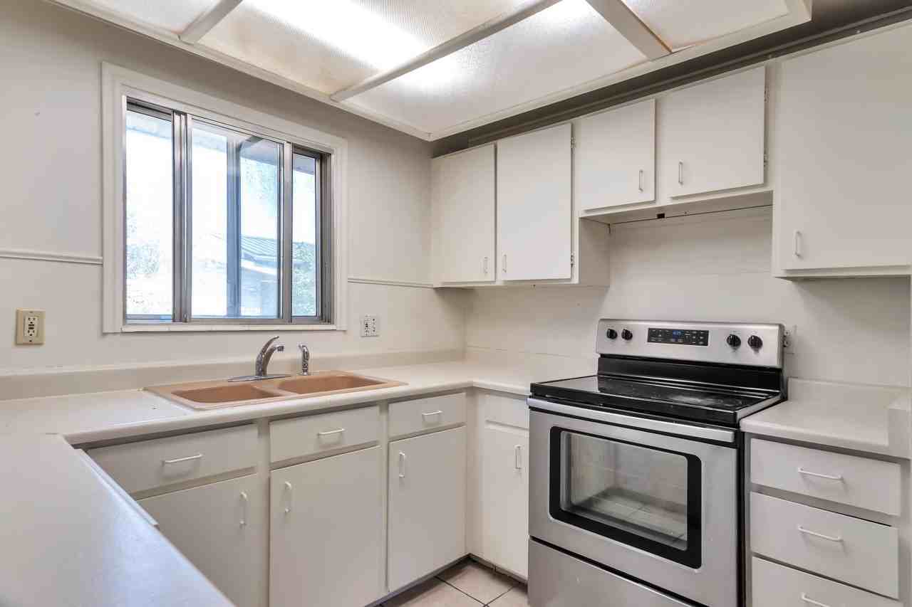 3911 S Lorna Dr - Photo 2 of 26