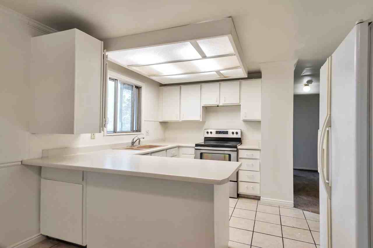 3911 S Lorna Dr - Photo 6 of 26
