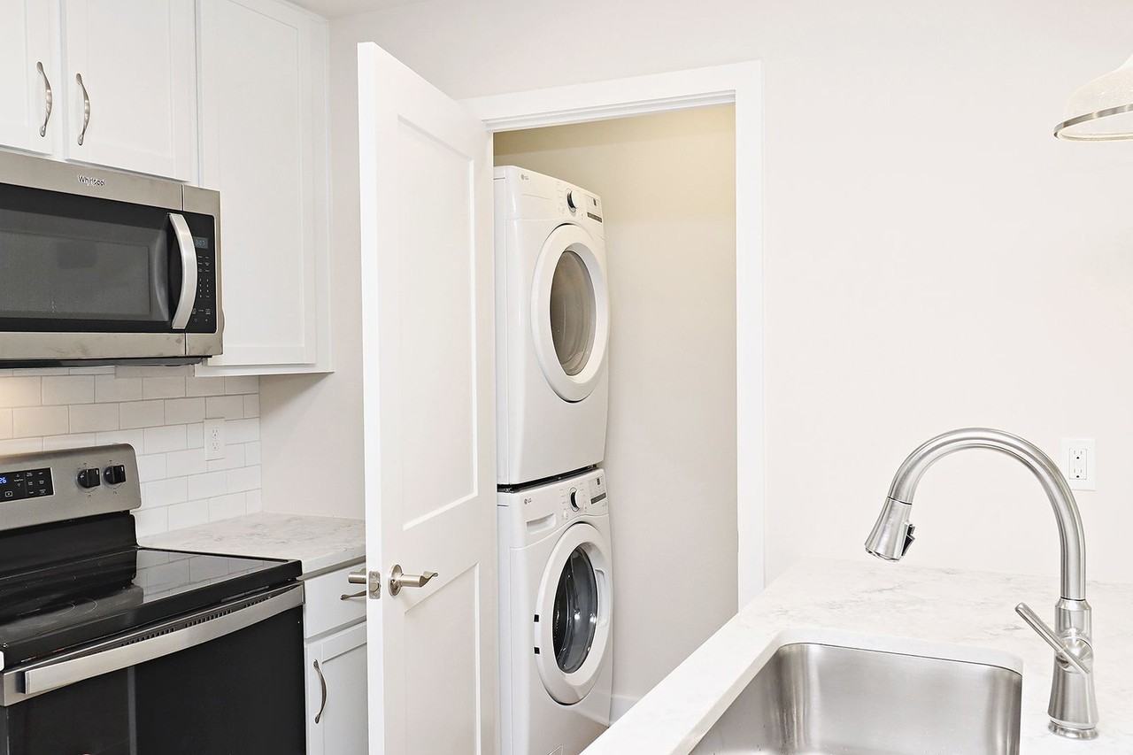 5065 Mary Jackson Ct #B - Photo 7 of 19