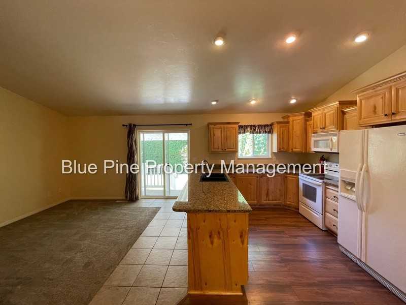 2409 Brandon Dr - Photo 3 of 24