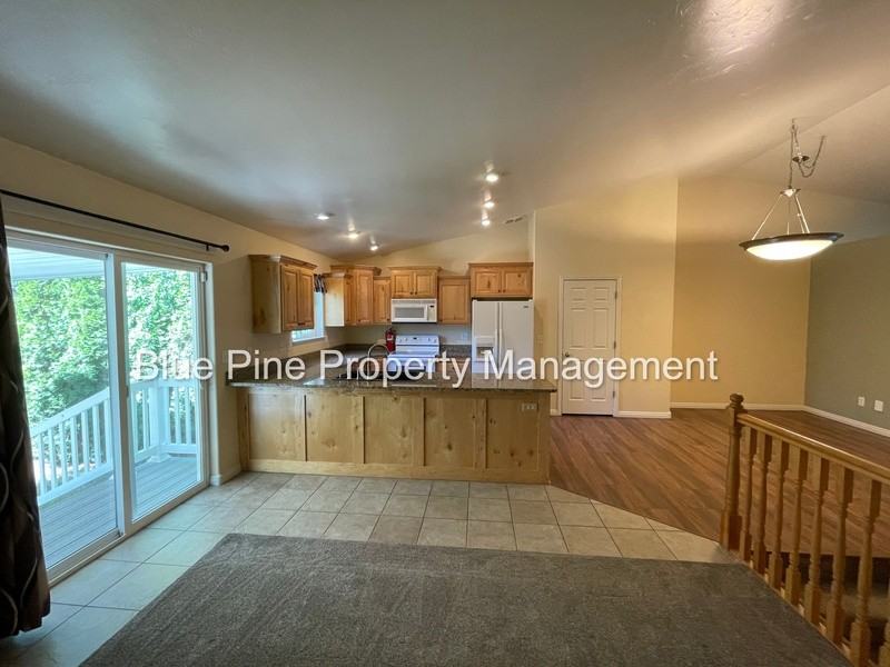 2409 Brandon Dr - Photo 6 of 24