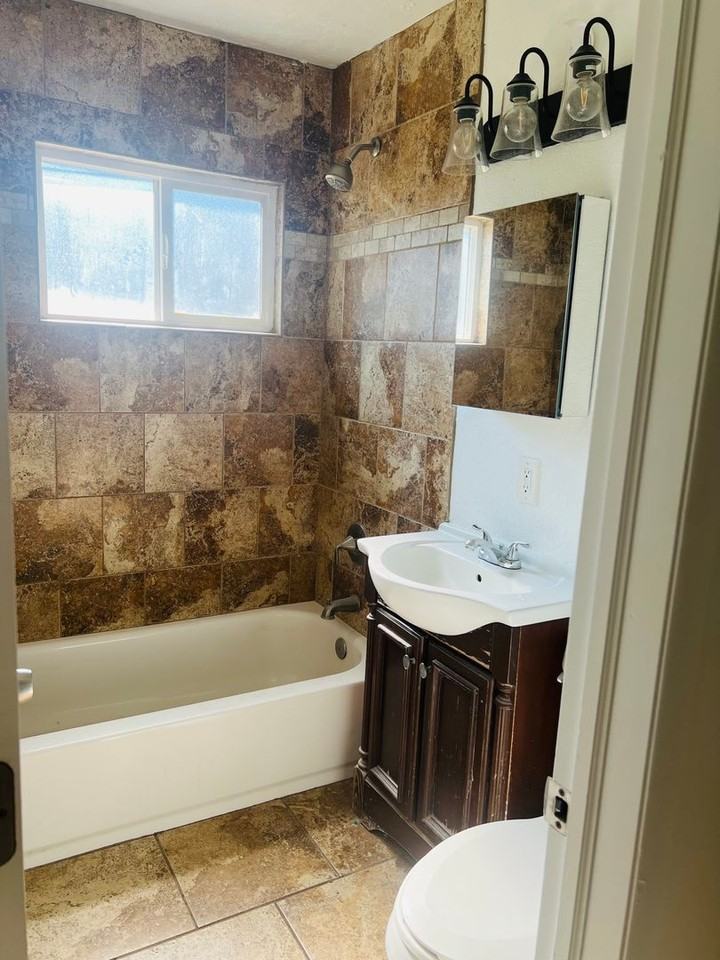 950 N Monroe Blvd - Photo 3 of 9