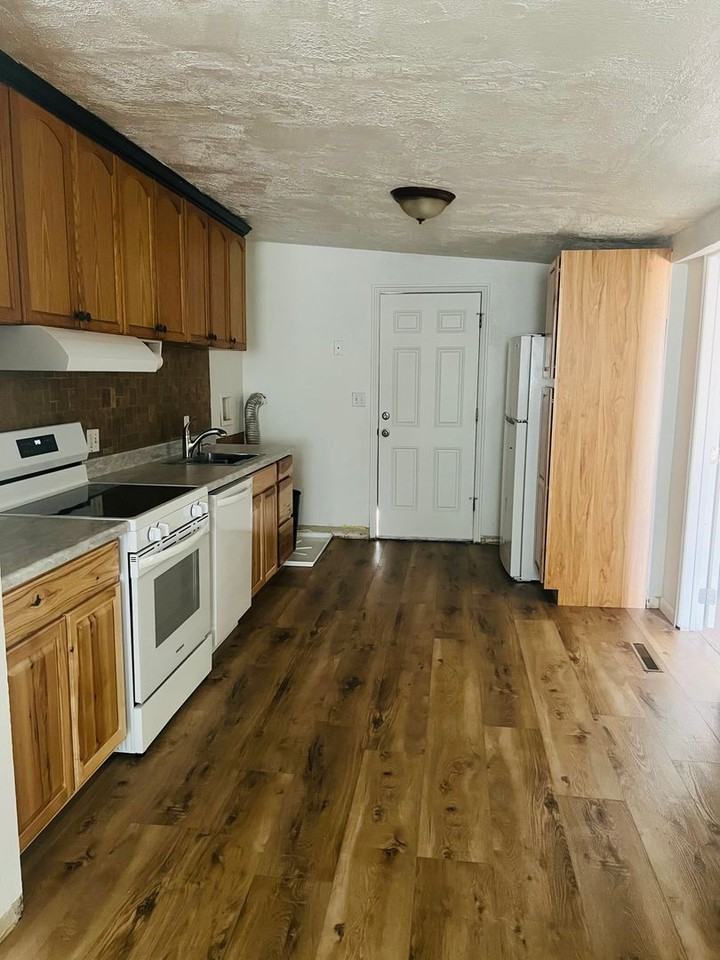 950 N Monroe Blvd - Photo 2 of 9